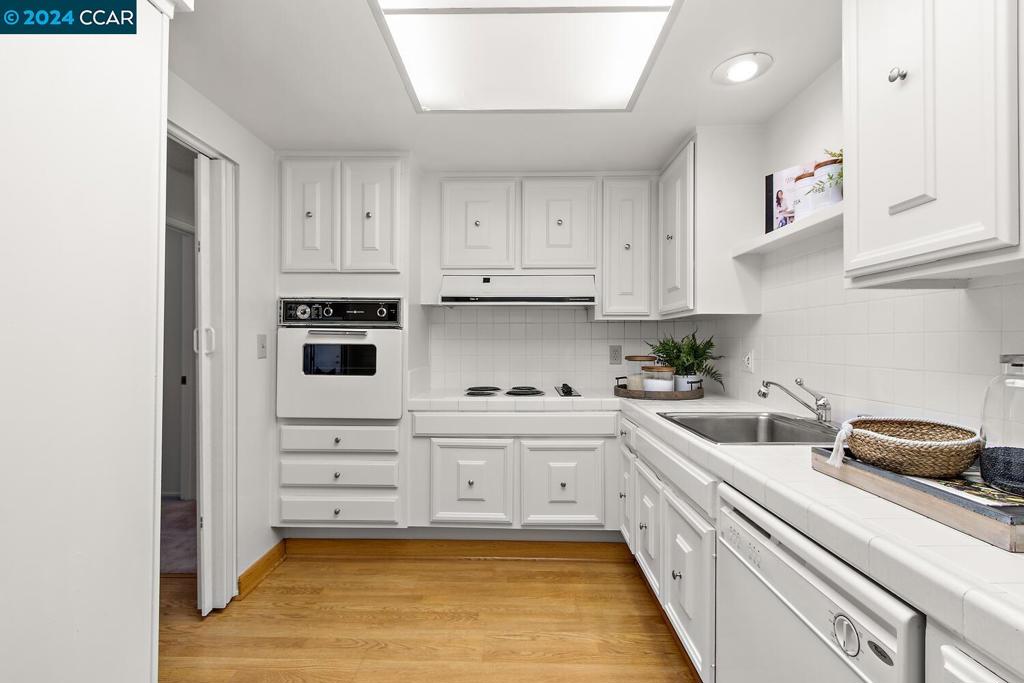 ROSSMOOR - Residential