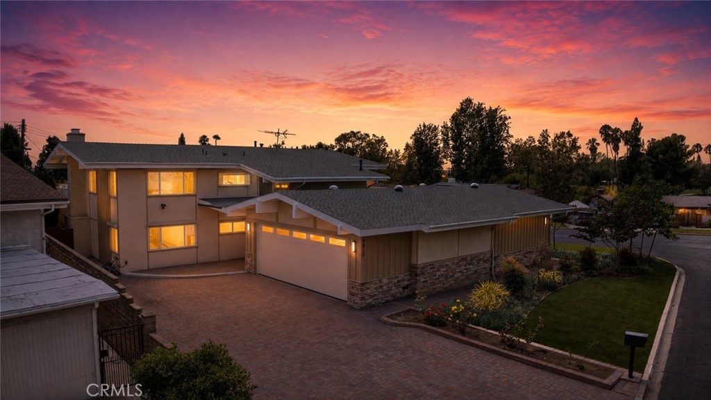 8820 Meadowbrook
