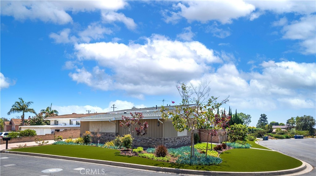 8820 Meadowbrook