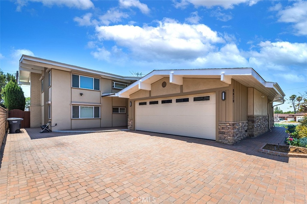 8820 Meadowbrook