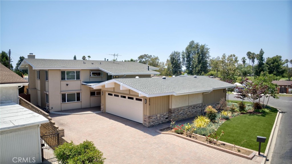 8820 Meadowbrook
