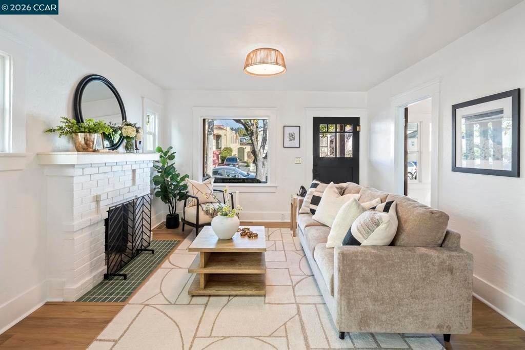 Photo of 918 918 Pomona Ave Ave, Albany, CA 94706 (MLS # 41121597)