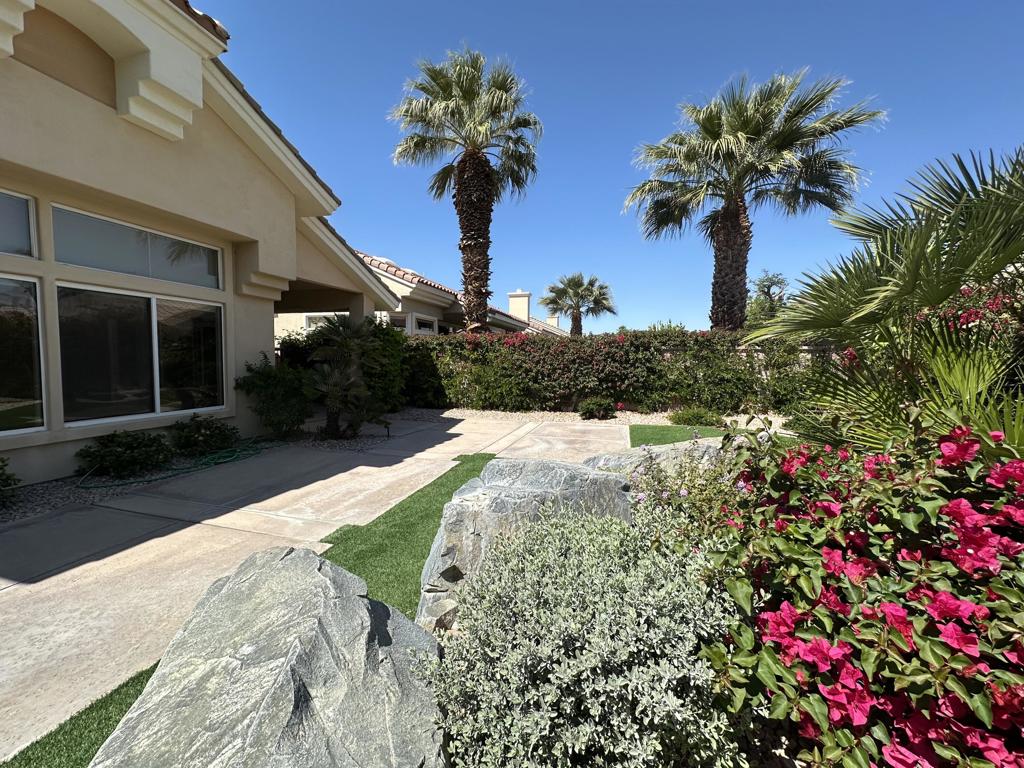 Come and enjoy all Sun City has to offer in a like new freshly remodeled home! Excellent location within walking distance to the 1st clubhouse. Light neutral colors, tile throughout, beautiful new porcelain kitchen and bathroom counters, new showers, new window coverings, and new landscape. This is an excellent way to experience all this wonderful community has to offer.