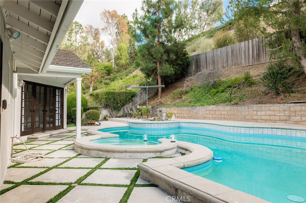 25342 Hugo Road