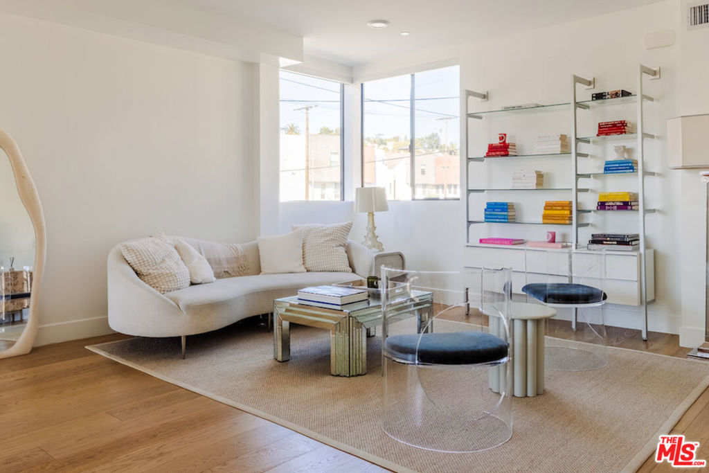 2176 Clifford Street