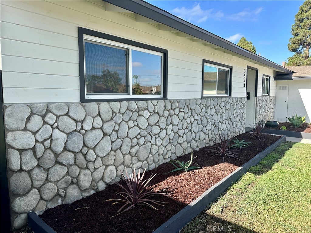 3538 E Almond