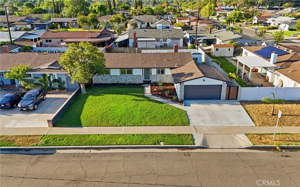 3538 E Almond