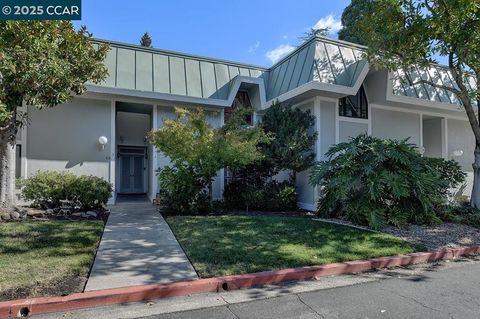 Photo of 1173 Singingwood Ct Ct #4, Walnut Creek, CA 94595 (MLS # 41114711)