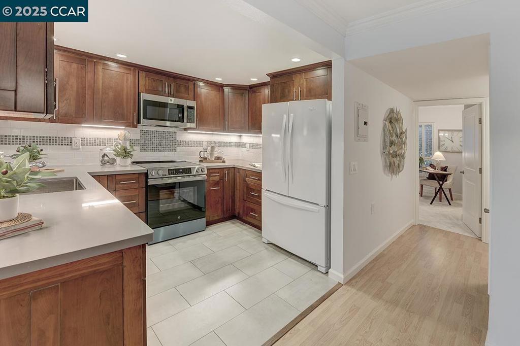 ROSSMOOR - Residential