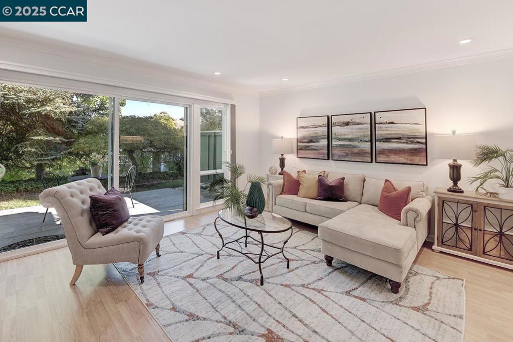 ROSSMOOR - Residential
