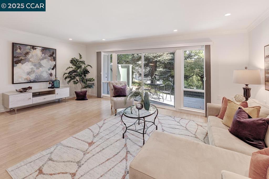 ROSSMOOR - Residential