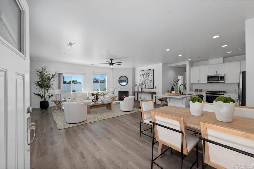 1617 Mauzy Way, El Cajon CA 92021