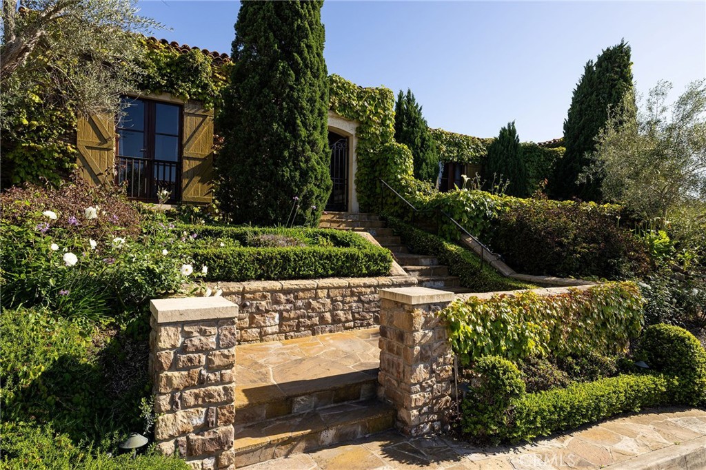 1302 Skyline Drive