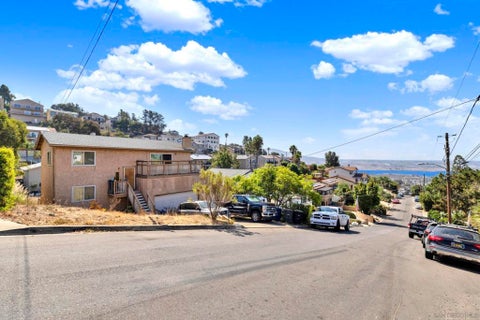 Photo of 1659 Portola Ave Ave, Spring Valley, CA 91977 (MLS # 260018851SD)