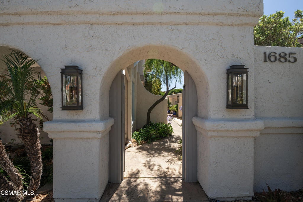 1685 Plum Hollow Circle