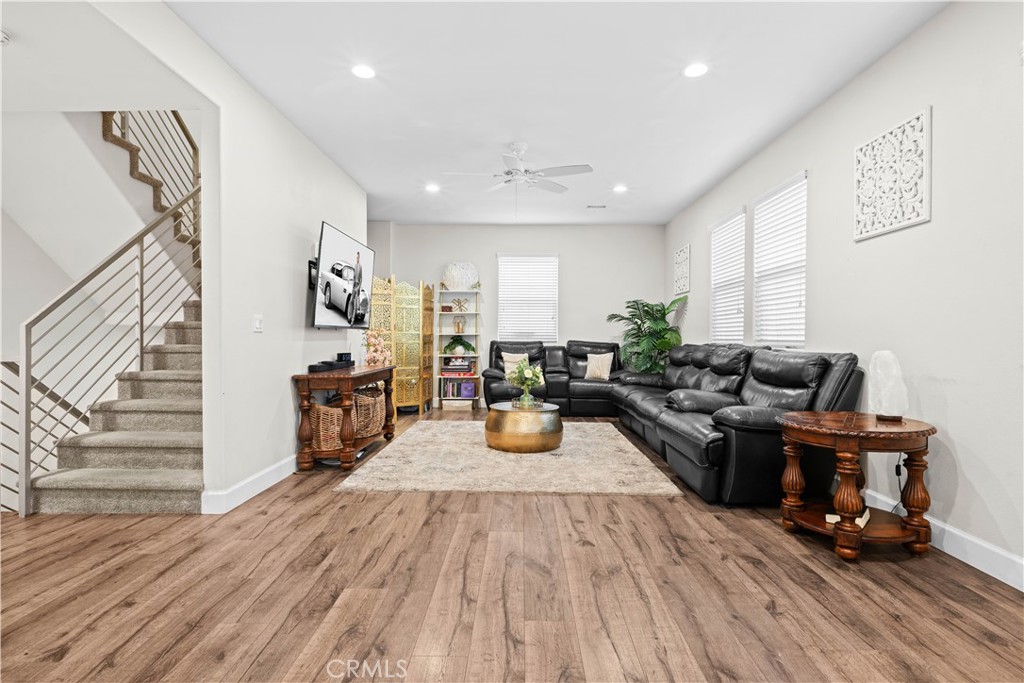 9871 Alburtis Avenue 38