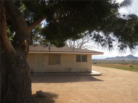 Photo of 16928 Central Road #4, Apple Valley, CA 92307 (MLS # CV26056729)