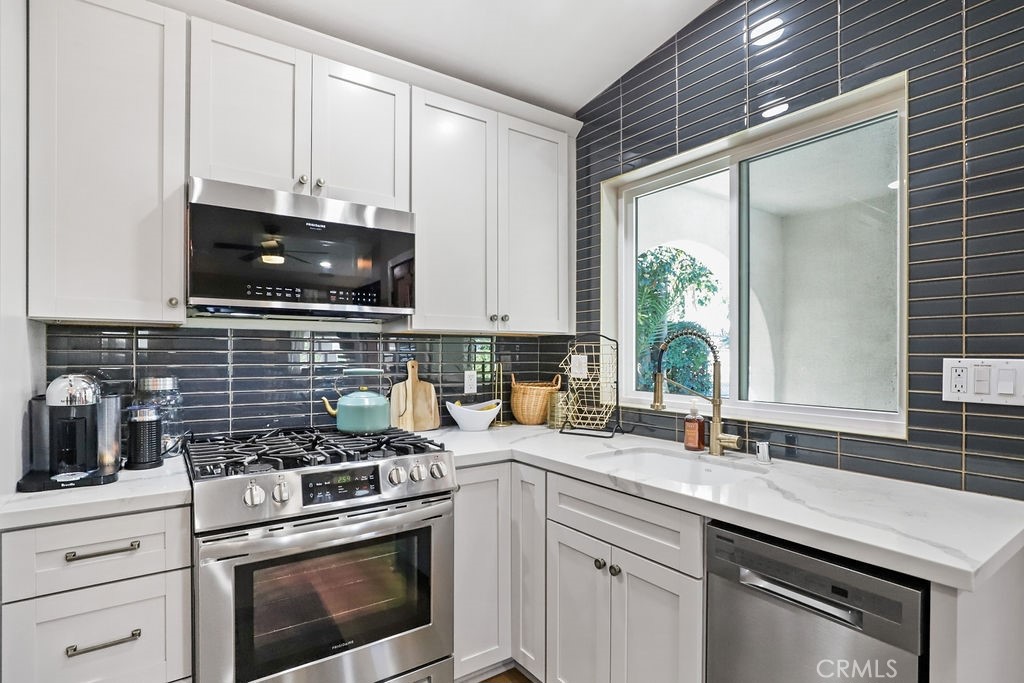 Redlands, California, 92373, United States, 6 Bedrooms Bedrooms, ,5 BathroomsBathrooms,Residential,Active,2025636