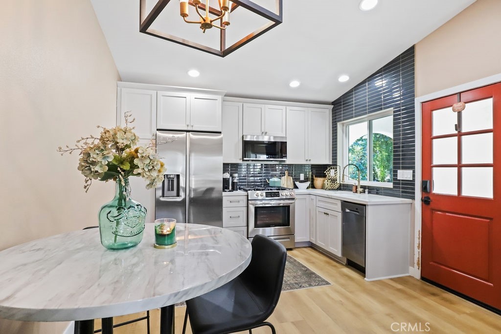 Redlands, California, 92373, United States, 6 Bedrooms Bedrooms, ,5 BathroomsBathrooms,Residential,Active,2025636