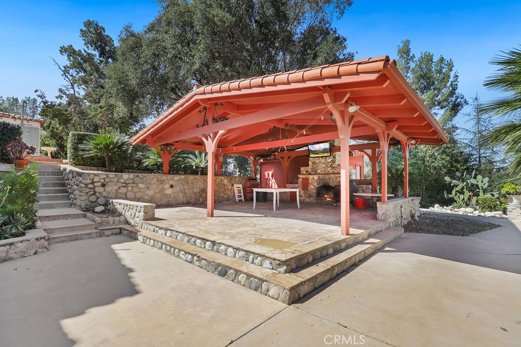 Redlands, California, 92373, United States, 6 Bedrooms Bedrooms, ,5 BathroomsBathrooms,Residential,Active,2025636
