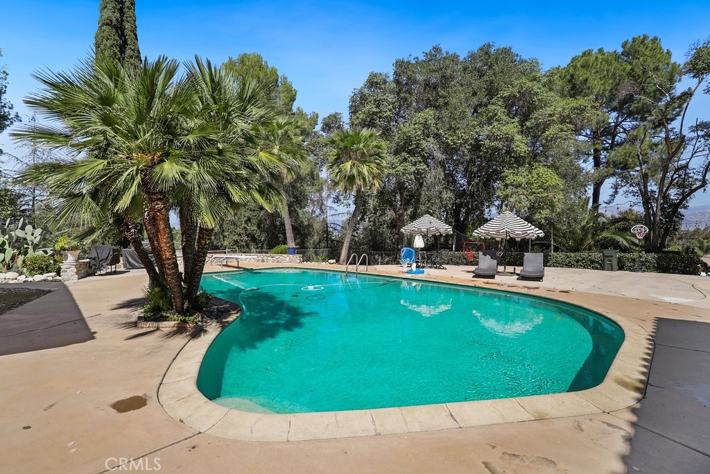 Redlands, California, 92373, United States, 6 Bedrooms Bedrooms, ,5 BathroomsBathrooms,Residential,Active,2025636