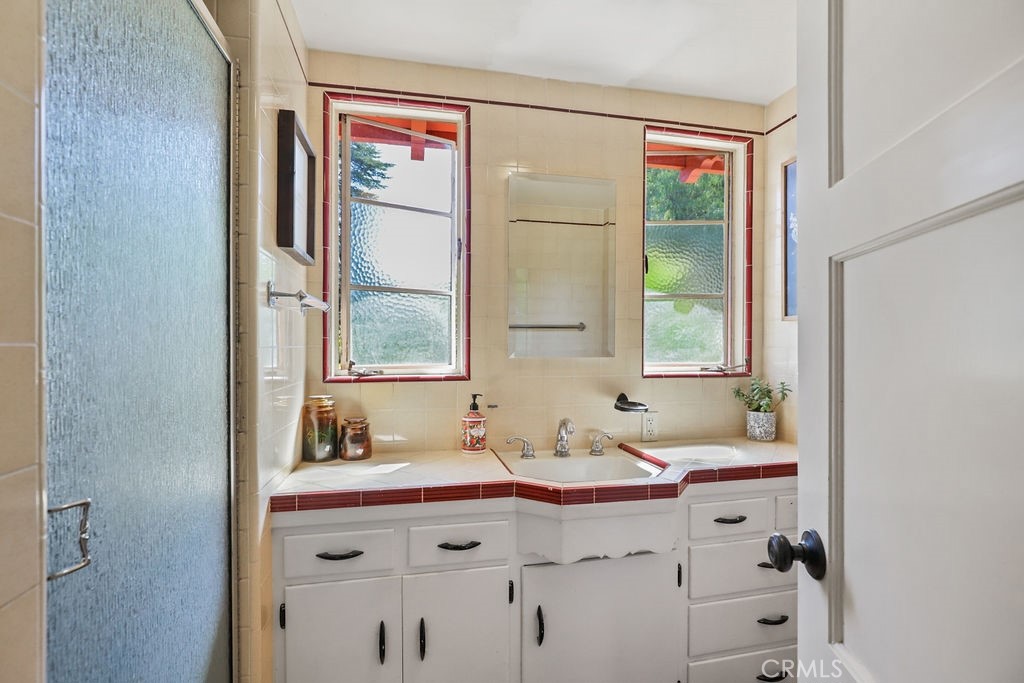 Redlands, California, 92373, United States, 6 Bedrooms Bedrooms, ,5 BathroomsBathrooms,Residential,Active,2025636