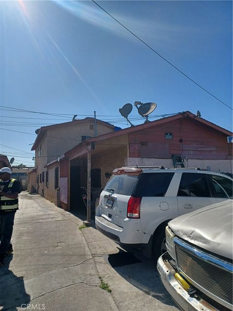 Photo of 6111 Menlo AVE, Los Angeles, CA 90044 (MLS # IV26105060)