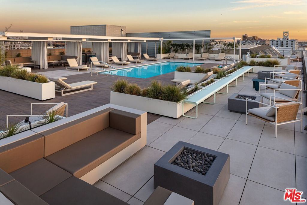 Photo of 527 Molino Street #202, Los Angeles, CA 90013 (MLS # 26653839)