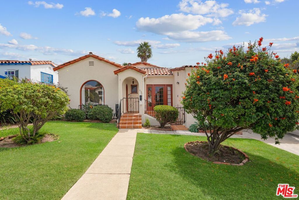 Photo of 822 Pine Street, Santa Monica, CA 90405 (MLS # 25583571)
