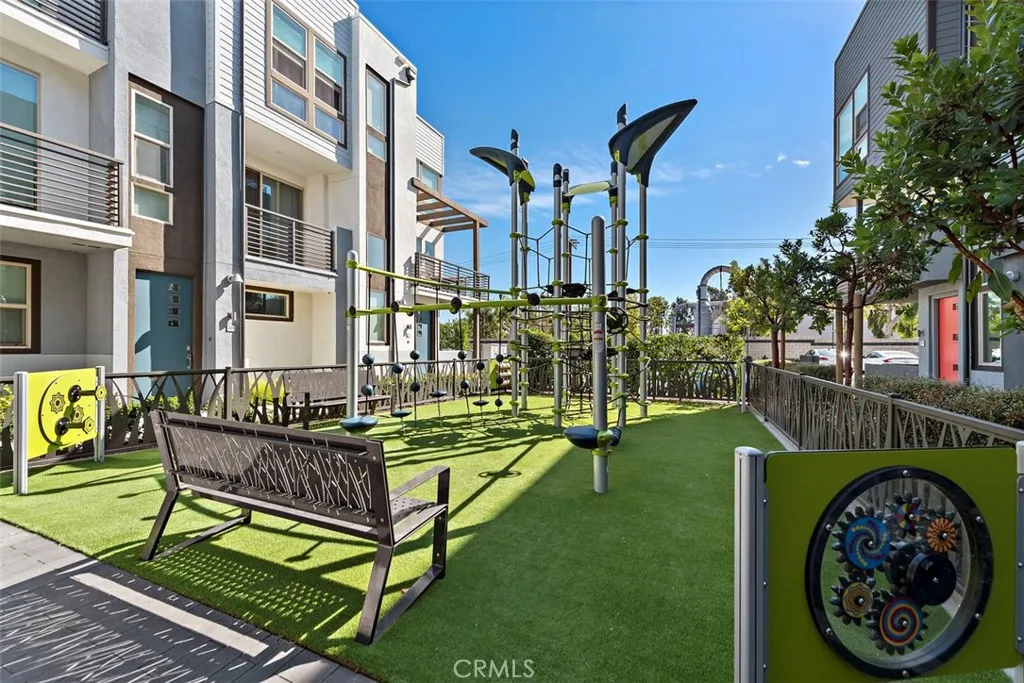 Irvine, California 92614, United States, 4 Bedrooms Bedrooms, ,4 BathroomsBathrooms,Residential,Active,201785