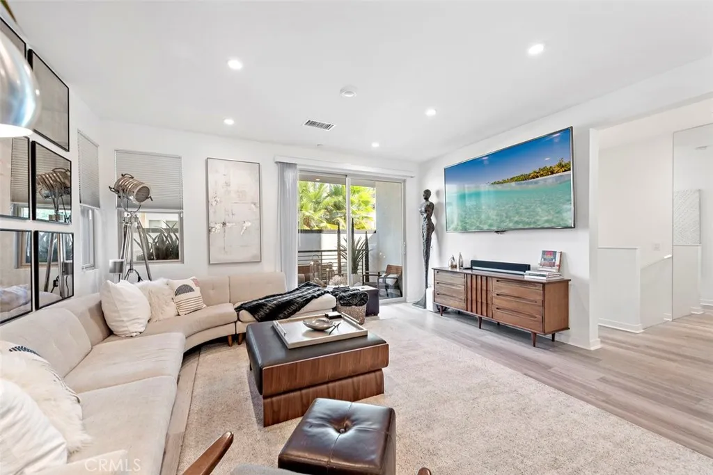 Irvine, California 92614, United States, 4 Bedrooms Bedrooms, ,4 BathroomsBathrooms,Residential,Active,201785