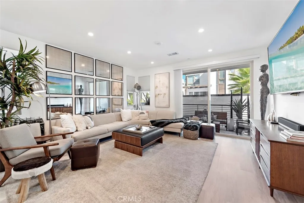 Irvine, California 92614, United States, 4 Bedrooms Bedrooms, ,4 BathroomsBathrooms,Residential,Active,201785