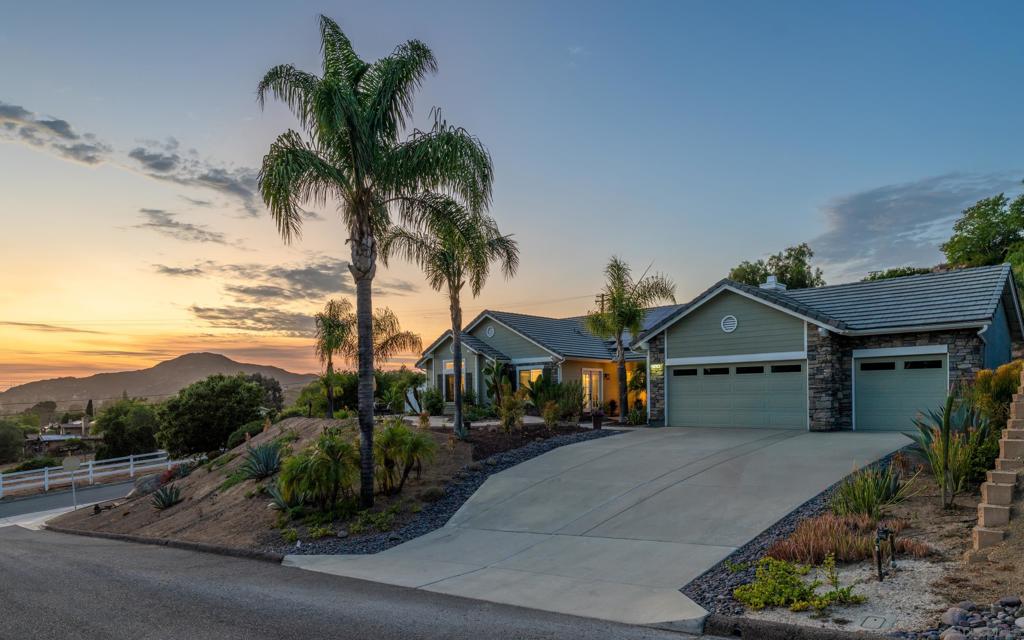 14510 Red Hawk Ln
