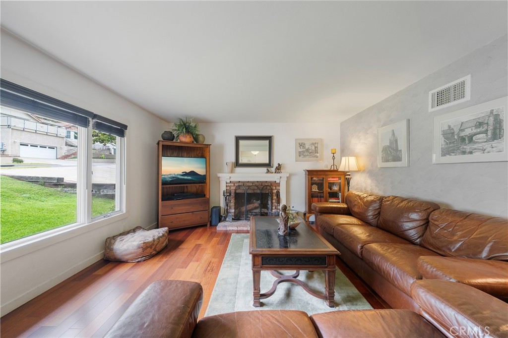 1860 Fernridge