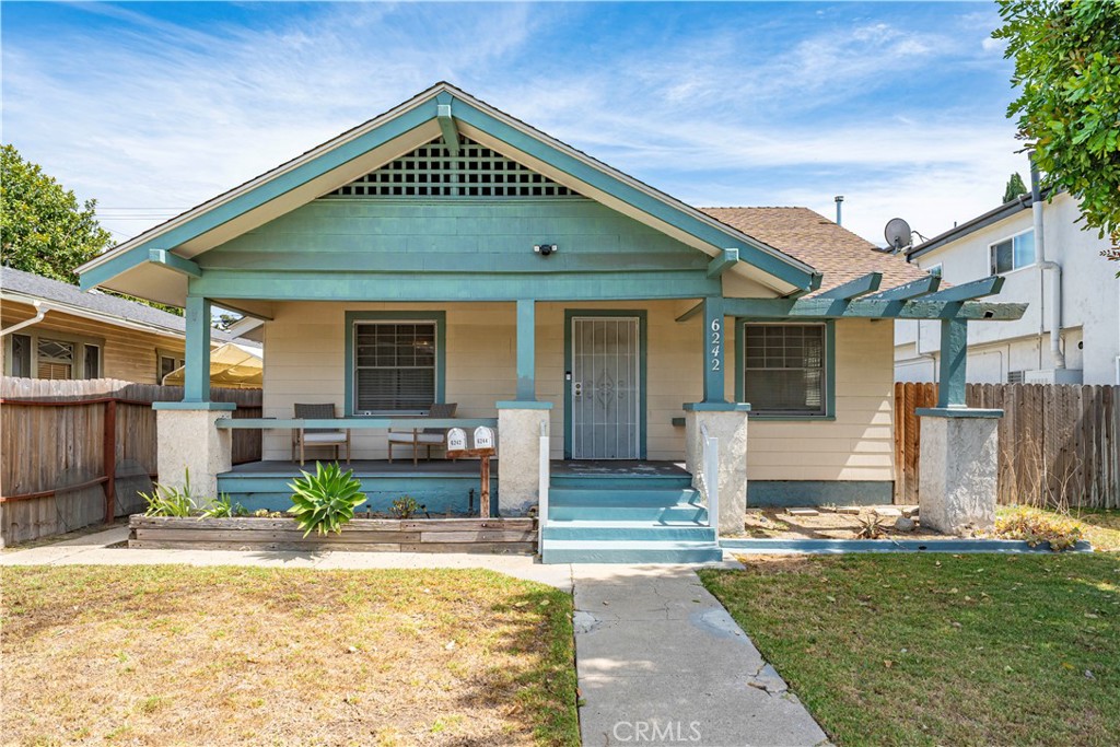 BOTH UNITS DELIVERED VACANT. Beautifully renovated duplex in the heart of Uptown Whittier, delivered completely VACANT at closing. The front unit offers two bedrooms and two bathrooms with a spacious, open layout that flows seamlessly into an entertainer’s backyard featuring a pool, patio, and side lawn. The rear unit has its own private entrance, a small yard, and also includes two bedrooms and two bathrooms. Both units were thoughtfully updated in recent years, making this property move-in ready for either an owner-user or an investor.
Located just steps from Uptown Whittier’s shops, restaurants, and hiking trails, this duplex offers the perfect blend of convenience and lifestyle. With generous outdoor space, renovated interiors, and the ability to live in one unit while renting out the other to help offset your payment, this home provides flexibility and long-term value. Do not miss the opportunity to own a versatile duplex in one of Whittier’s most desirable neighborhoods.