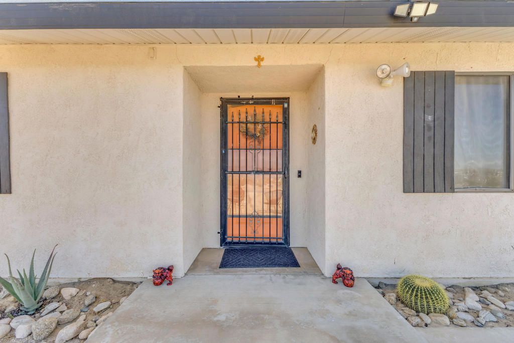 Photo of 74591 Alta Loma Drive, 29 Palms, CA 92277 (MLS # 219145680DA)