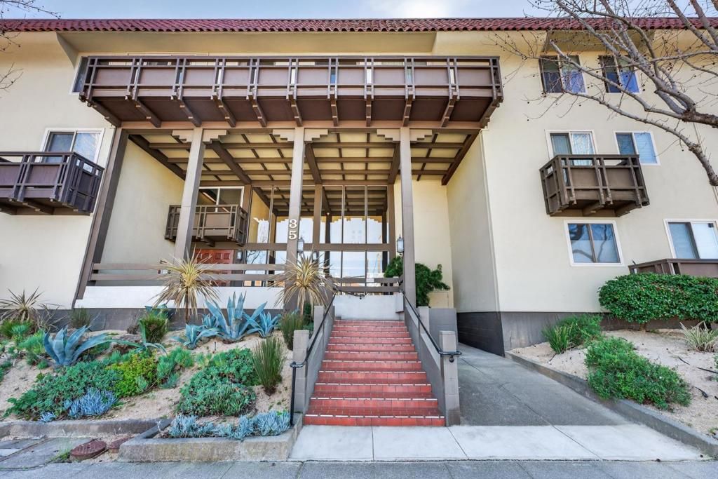 Photo of 35 28th Avenue #307, San Mateo, CA 94403 (MLS # ML82038708)