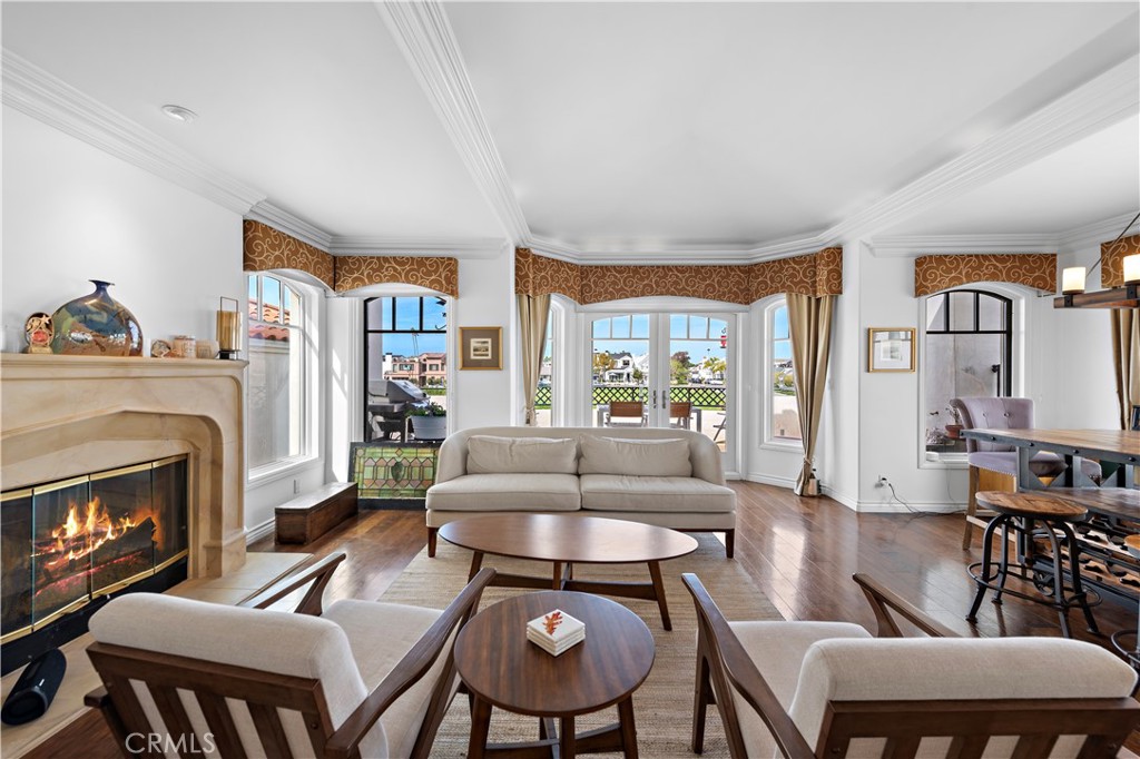 414 .5 Carnation Avenue Upper