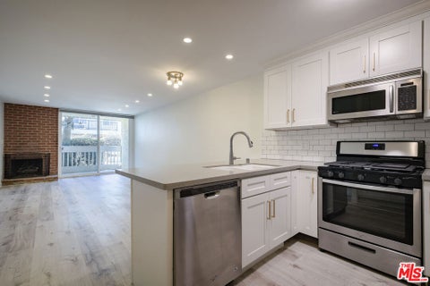 Photo of 22 Navy Street #103, Venice, CA 90291 (MLS # 26869485)