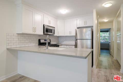 Photo of 22 Navy Street #103, Venice, CA 90291 (MLS # 26869485)