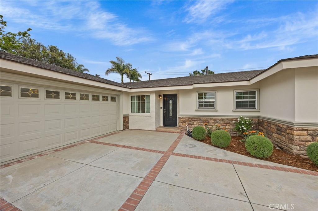 848 S Del Cerro