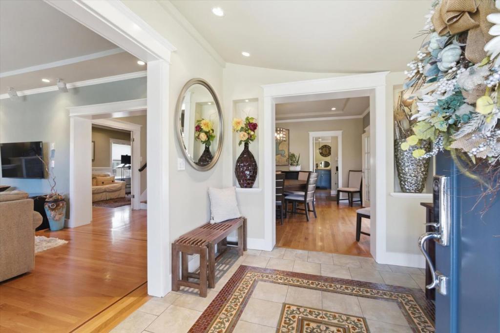 656 Palm Haven Avenue