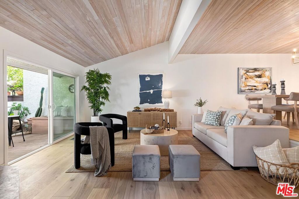 1534 Palisades Drive