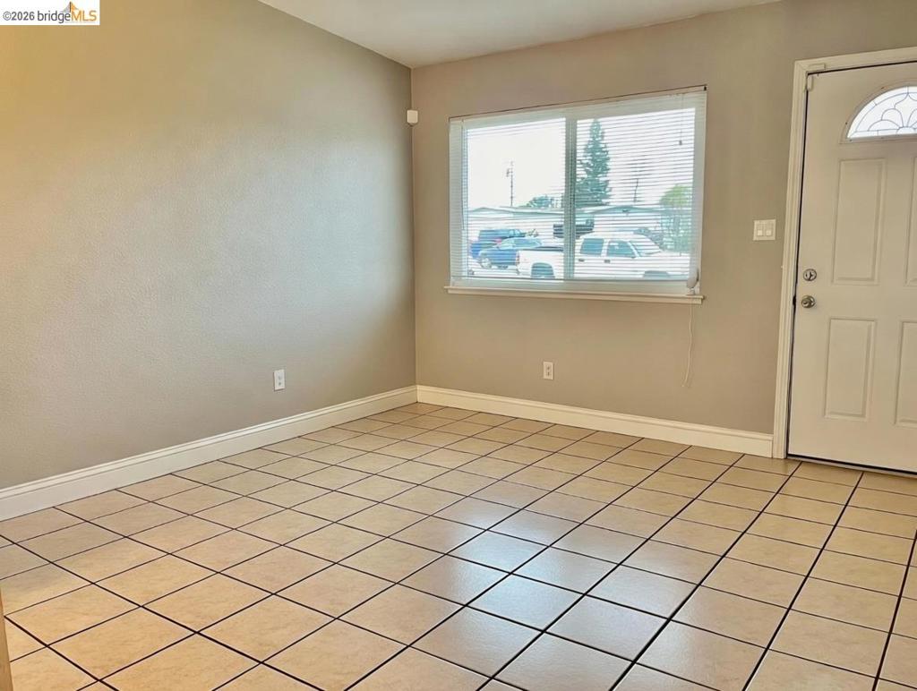 3839 3839 Moonbeam DR