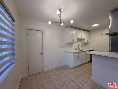 Photo of 7307 Willoughby Avenue #2, Los Angeles, CA 90046 (MLS # 26732183)