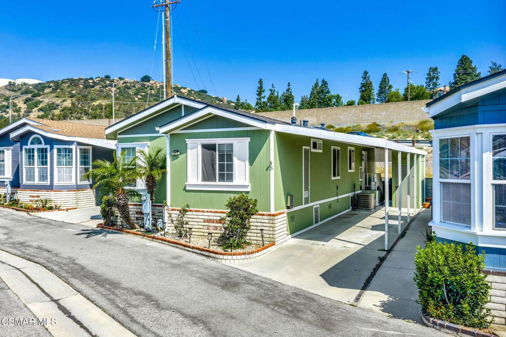 11401 Topanga Canyon Boulevard 8