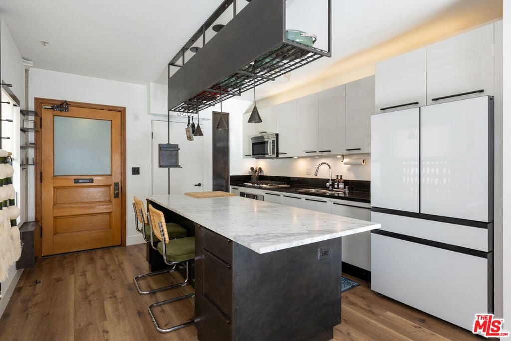 416 S Spring Street 609