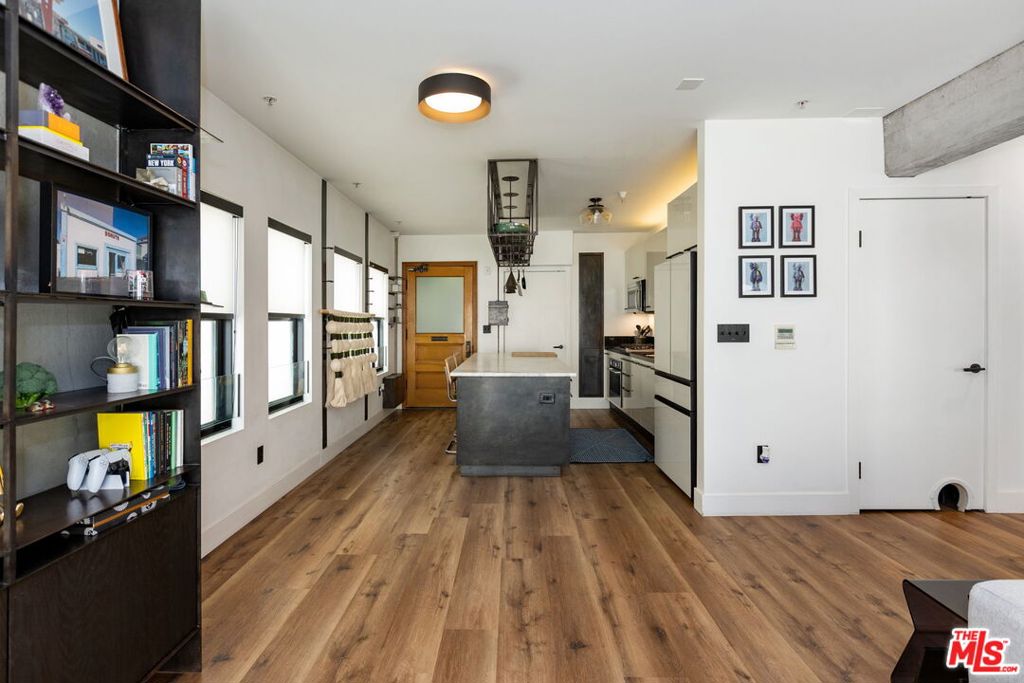 416 S Spring Street 609