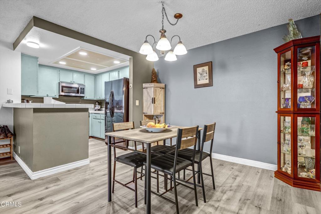 15511 Sherman Way 32