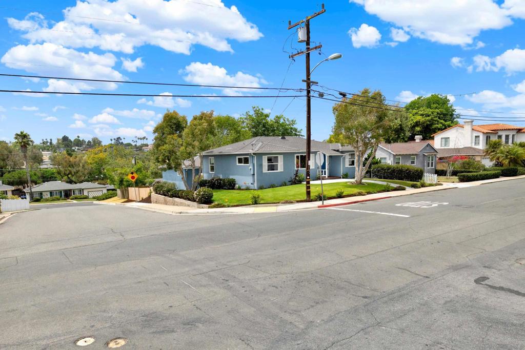 1050 Concord st ST, Point Loma CA 92106